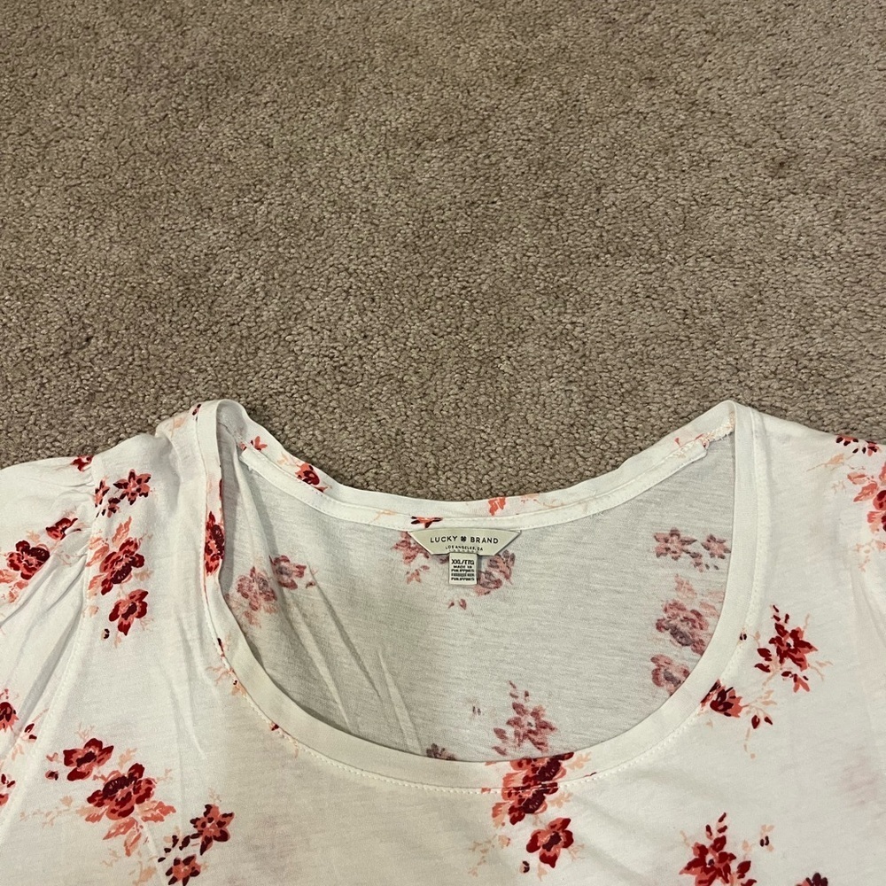 Lucky Brand Flutter Sleeve Top - Picture 5 of 7